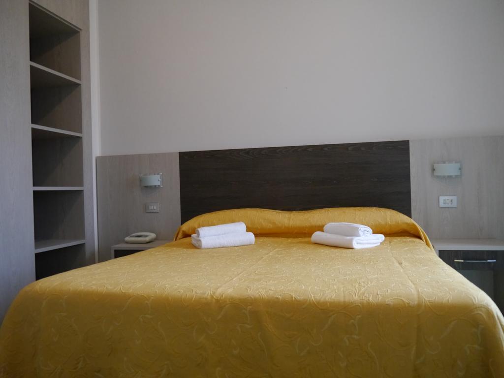 Hotel Monaco - Parcheggio Incluso Min 2 Gg Milano Marittima Buitenkant foto