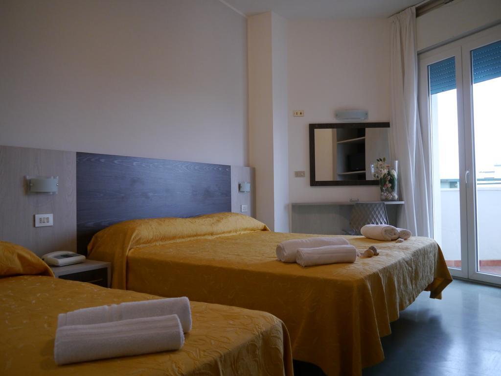 Hotel Monaco - Parcheggio Incluso Min 2 Gg Milano Marittima Buitenkant foto