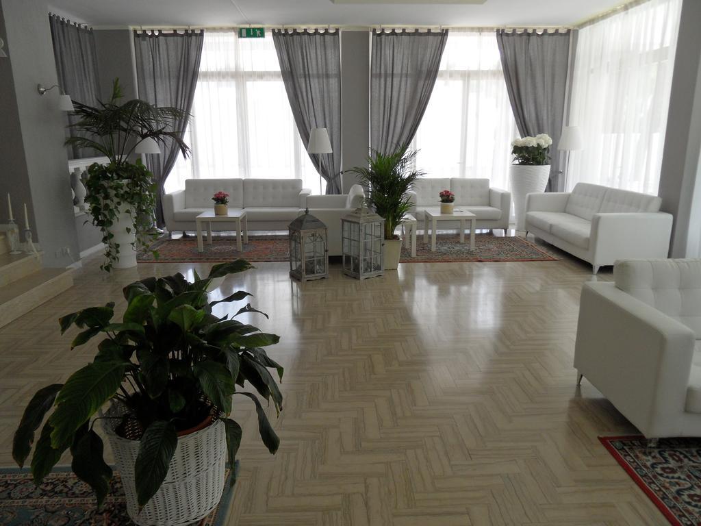 Hotel Monaco - Parcheggio Incluso Min 2 Gg Milano Marittima Buitenkant foto