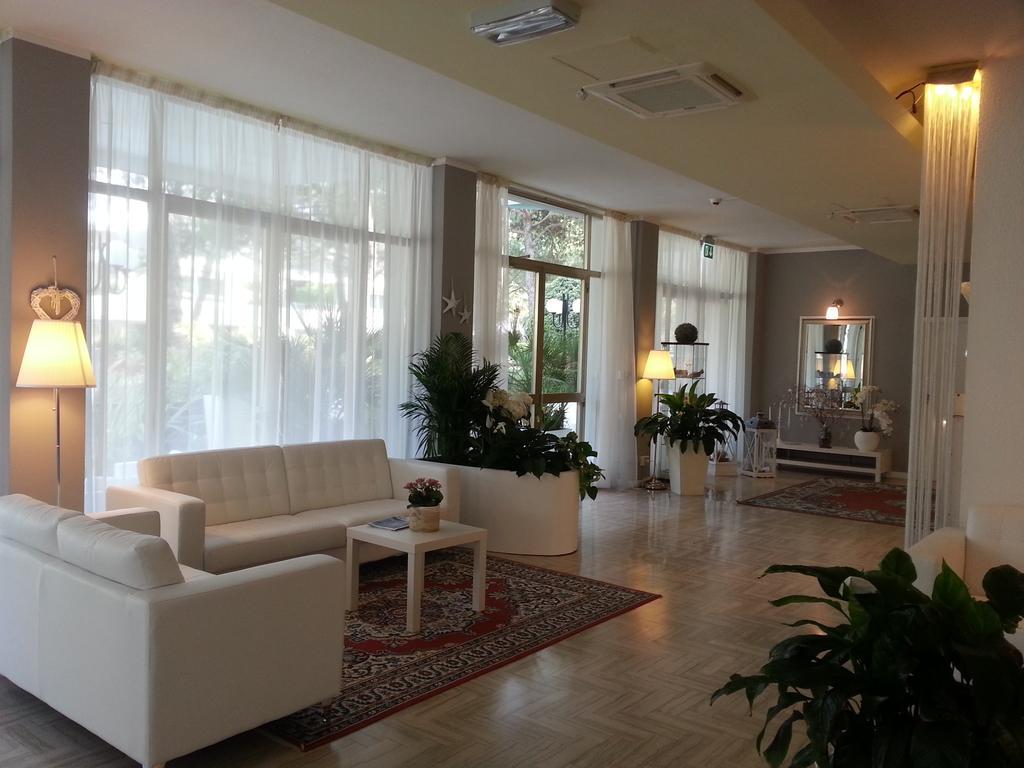 Hotel Monaco - Parcheggio Incluso Min 2 Gg Milano Marittima Buitenkant foto
